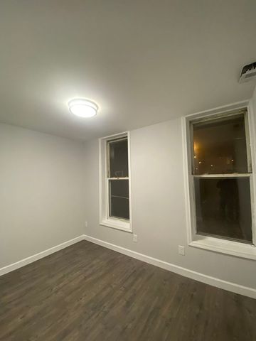 2569 S emerald Avenue, Chicago, IL 60616