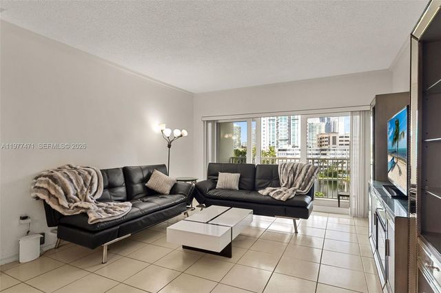 300 Bayview Dr 509, Sunny Isles Beach, FL 33160