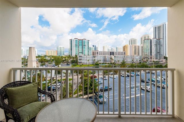 300 Bayview Dr 509, Sunny Isles Beach, FL 33160