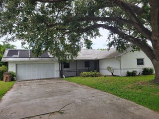1029 NE Van Loon LN, Cape Coral, FL 33909