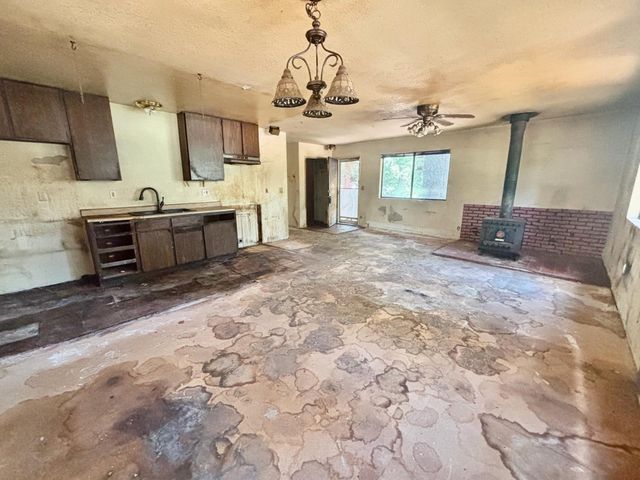 6930 Ridgeway Dr, Pollock Pines, CA 95726