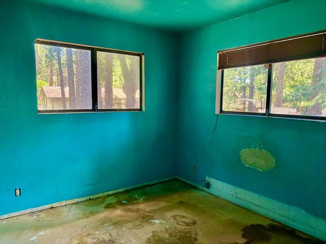6930 Ridgeway Dr, Pollock Pines, CA 95726