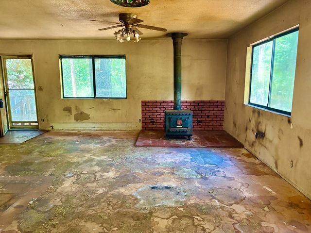 6930 Ridgeway Dr, Pollock Pines, CA 95726