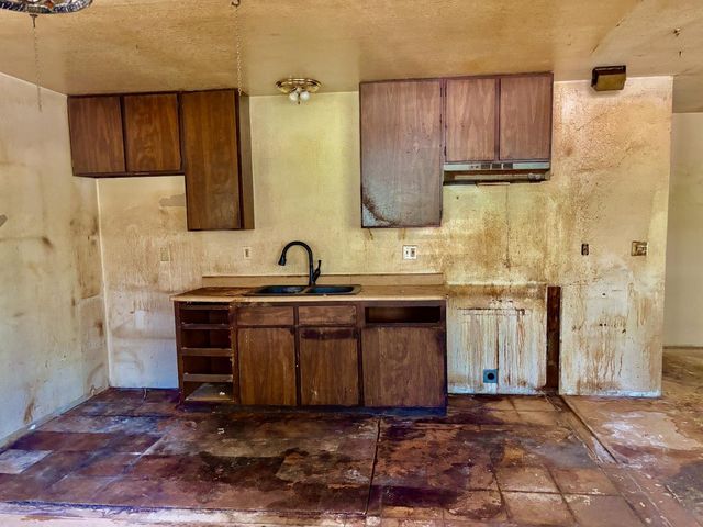 6930 Ridgeway Dr, Pollock Pines, CA 95726