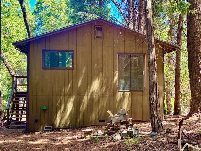 6930 Ridgeway Dr, Pollock Pines, CA 95726