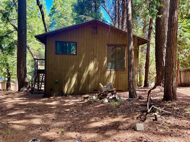 6930 Ridgeway Dr, Pollock Pines, CA 95726