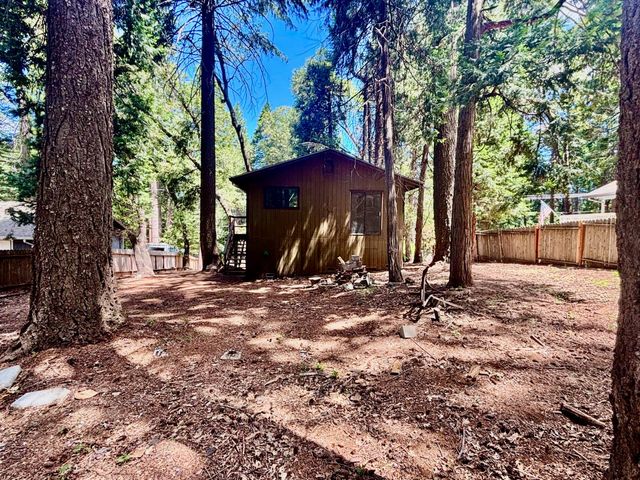 6930 Ridgeway Dr, Pollock Pines, CA 95726