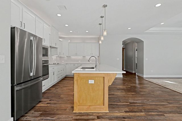 129 S Legacy Way, Andover, KS 67002