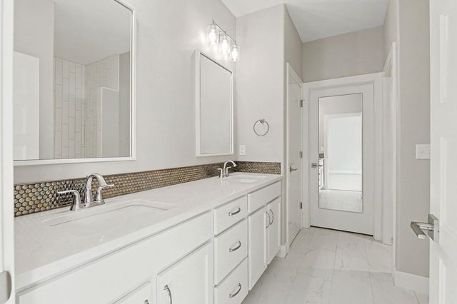 129 S Legacy Way, Andover, KS 67002