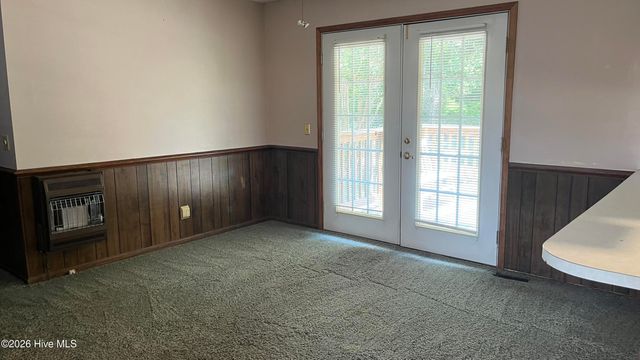 279 Longview Drive, Kinston, NC 28504