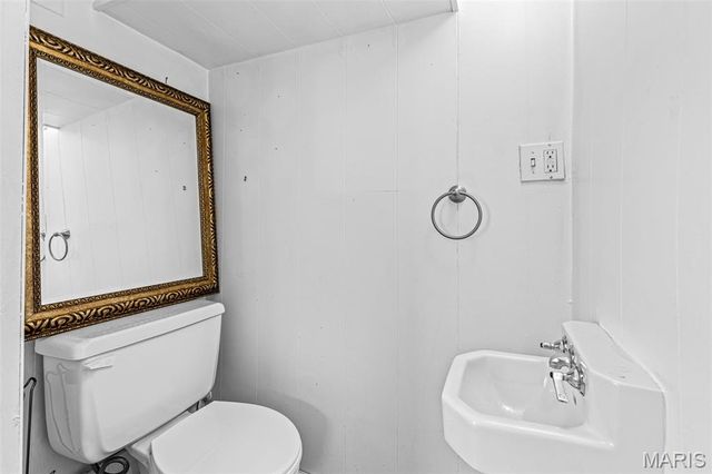 305 Amend Drive, St Louis, MO 63129