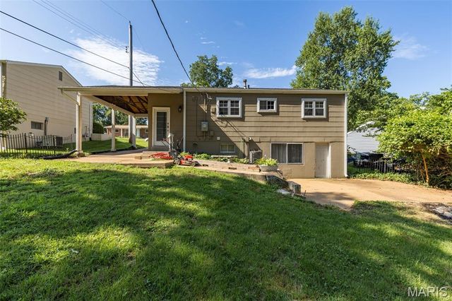 305 Amend Drive, St Louis, MO 63129