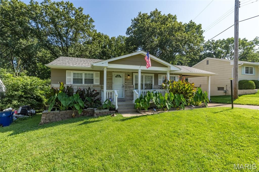 305 Amend Drive, St Louis, MO 63129