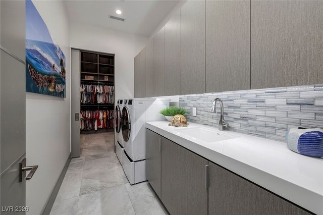 1205 Amber Rim Drive, Henderson, NV 89012