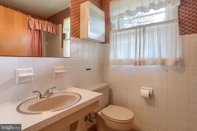 359 E GRANADA AVE, Hershey, PA 17033