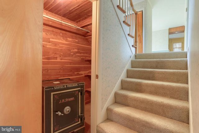 359 E GRANADA AVE, Hershey, PA 17033