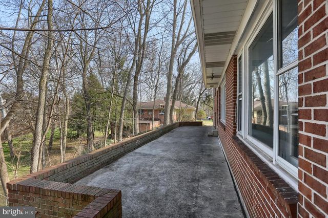 359 E GRANADA AVE, Hershey, PA 17033