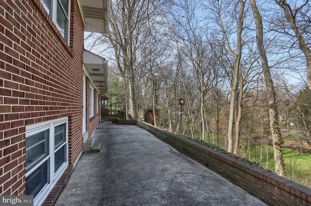 359 E GRANADA AVE, Hershey, PA 17033