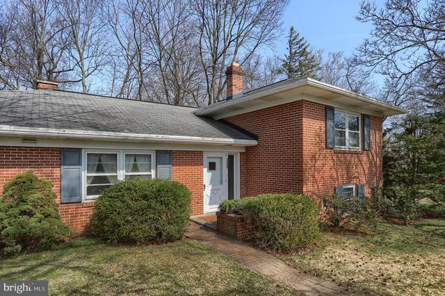 359 E GRANADA AVE, Hershey, PA 17033