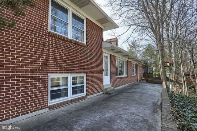 359 E GRANADA AVE, Hershey, PA 17033