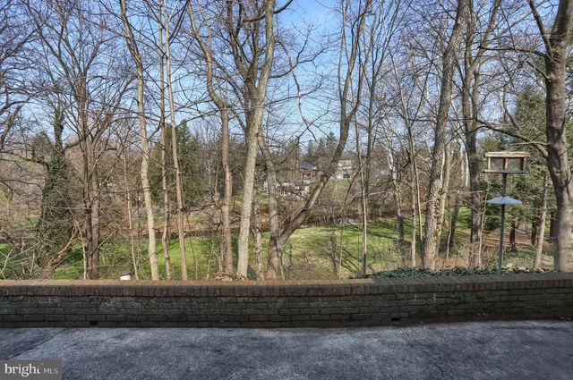 359 E GRANADA AVE, Hershey, PA 17033