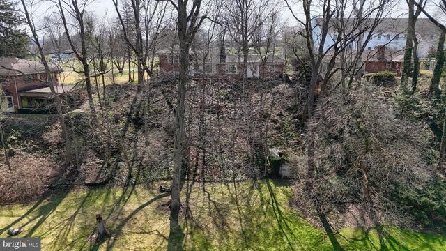 359 E GRANADA AVE, Hershey, PA 17033