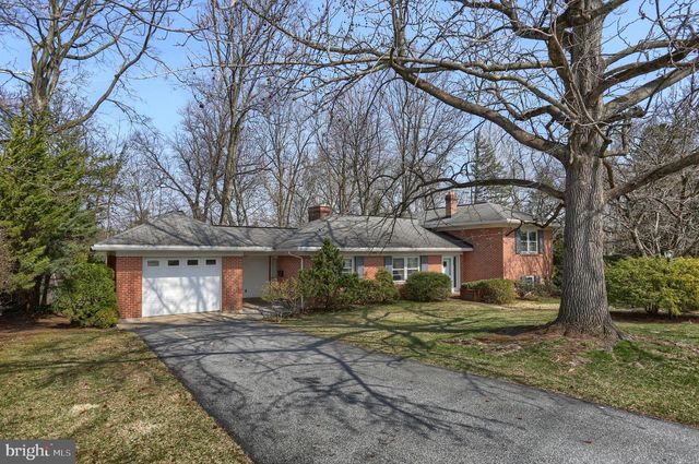 359 E GRANADA AVE, Hershey, PA 17033