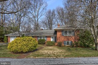359 E GRANADA AVE, Hershey, PA 17033