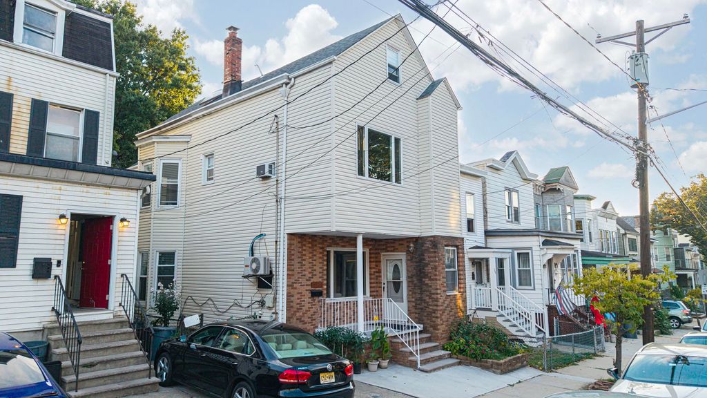 393 FAIRMOUNT AVE, Jc, Journal Square, NJ 07306