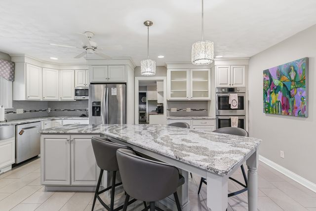116 Elmhurst Lane, Riverdale, IA 52722