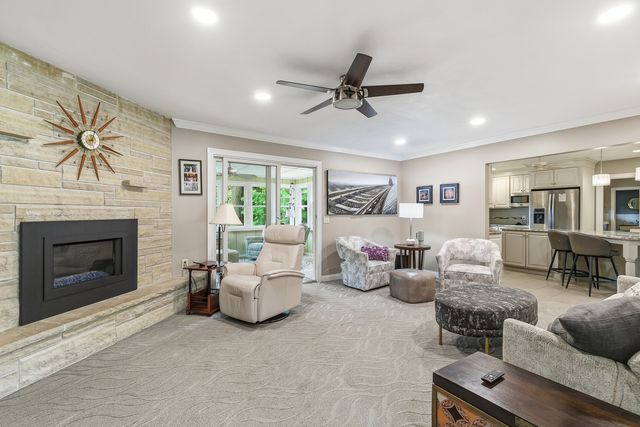 116 Elmhurst Lane, Riverdale, IA 52722