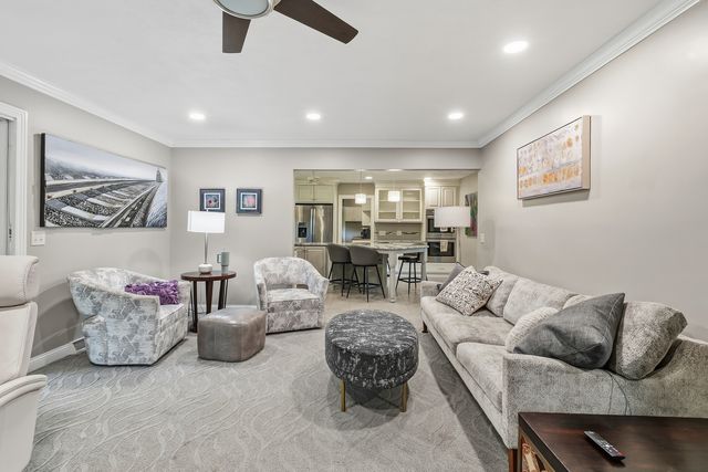 116 Elmhurst Lane, Riverdale, IA 52722