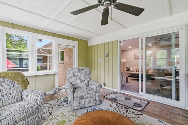 116 Elmhurst Lane, Riverdale, IA 52722