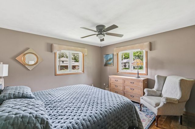 116 Elmhurst Lane, Riverdale, IA 52722