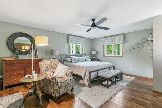 116 Elmhurst Lane, Riverdale, IA 52722