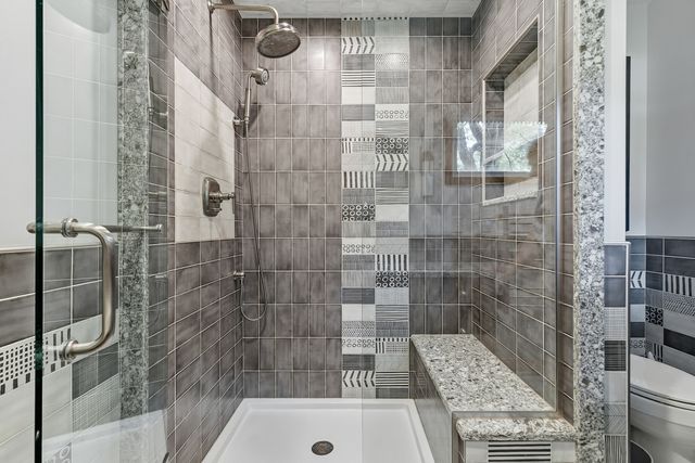 116 Elmhurst Lane, Riverdale, IA 52722