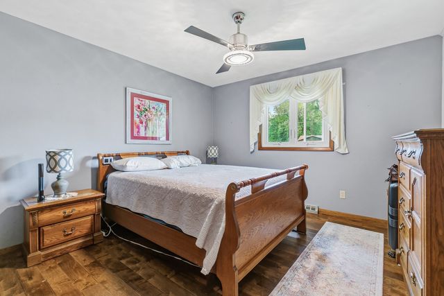 116 Elmhurst Lane, Riverdale, IA 52722