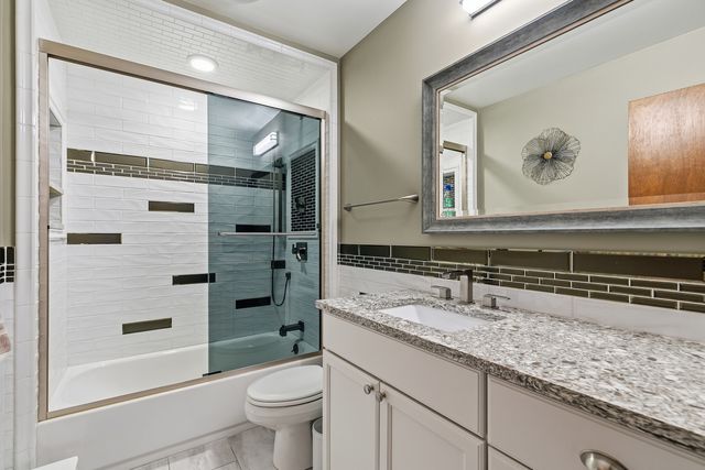 116 Elmhurst Lane, Riverdale, IA 52722