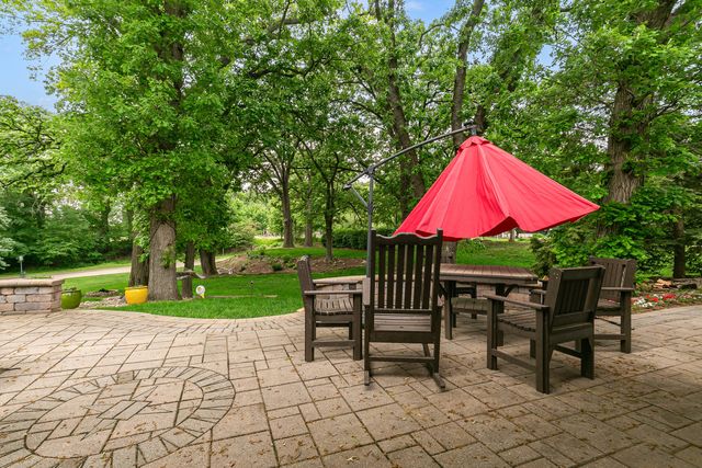 116 Elmhurst Lane, Riverdale, IA 52722