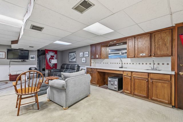 116 Elmhurst Lane, Riverdale, IA 52722