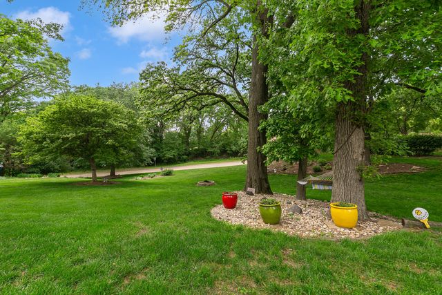 116 Elmhurst Lane, Riverdale, IA 52722