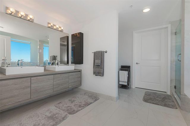 400 Sunny Isles Blvd 1222 Se Corner UNIT, Sunny Isles Beach, FL 33160