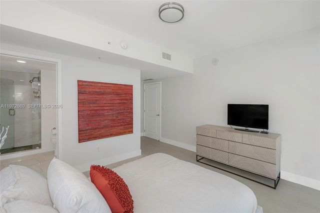 400 Sunny Isles Blvd 1222 Se Corner UNIT, Sunny Isles Beach, FL 33160