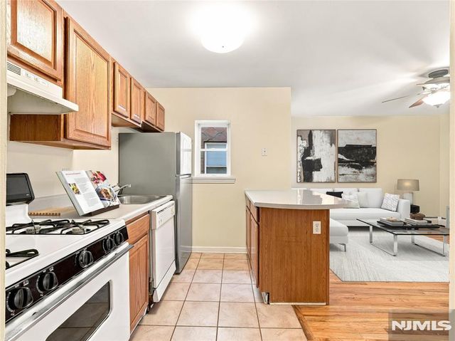 277 3rd Street 2, Jersey City, NJ 07302