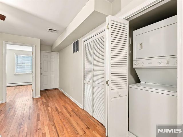 277 3rd Street 2, Jersey City, NJ 07302