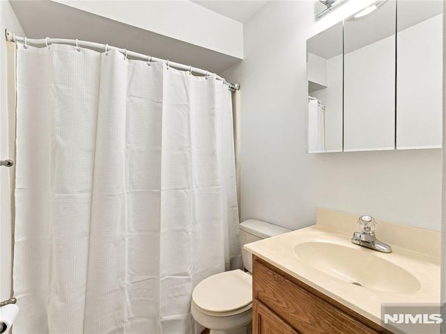 277 3rd Street 2, Jersey City, NJ 07302