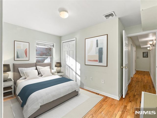 277 3rd Street 2, Jersey City, NJ 07302