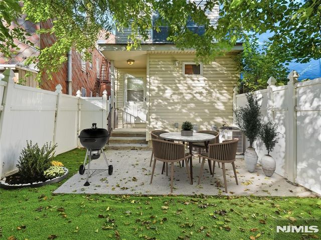 277 3rd Street 2, Jersey City, NJ 07302