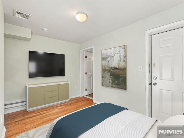 277 3rd Street 2, Jersey City, NJ 07302