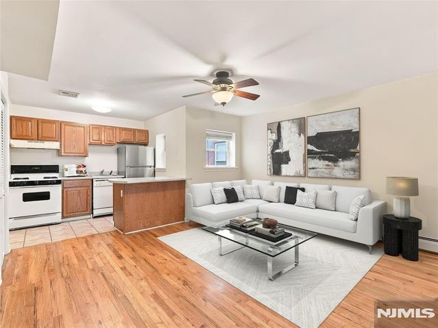 277 3rd Street 2, Jersey City, NJ 07302